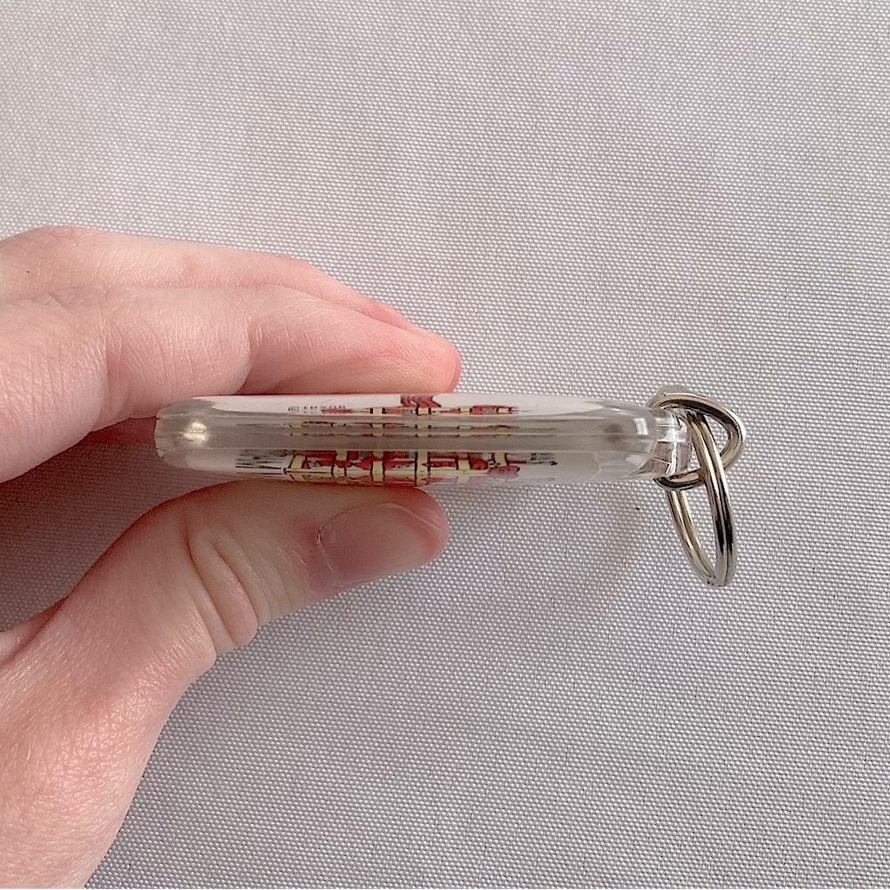 ⭐️ Vintage Acrylic Multicolored Trapped In Maryland Keychain - Picture 3 of 5